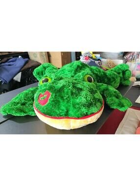 Dan Dee LARGE 29" Frog Plush Laying Down Red Kiss "Collector’s Choice" VINTAGE